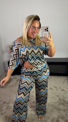 festival 2piece lily Zwart
